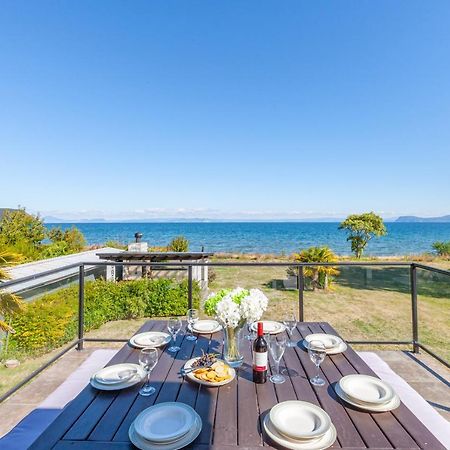 Lakefront Villa - Waitahanui Holiday Home 외부 사진