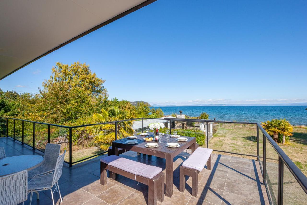 Lakefront Villa - Waitahanui Holiday Home 외부 사진