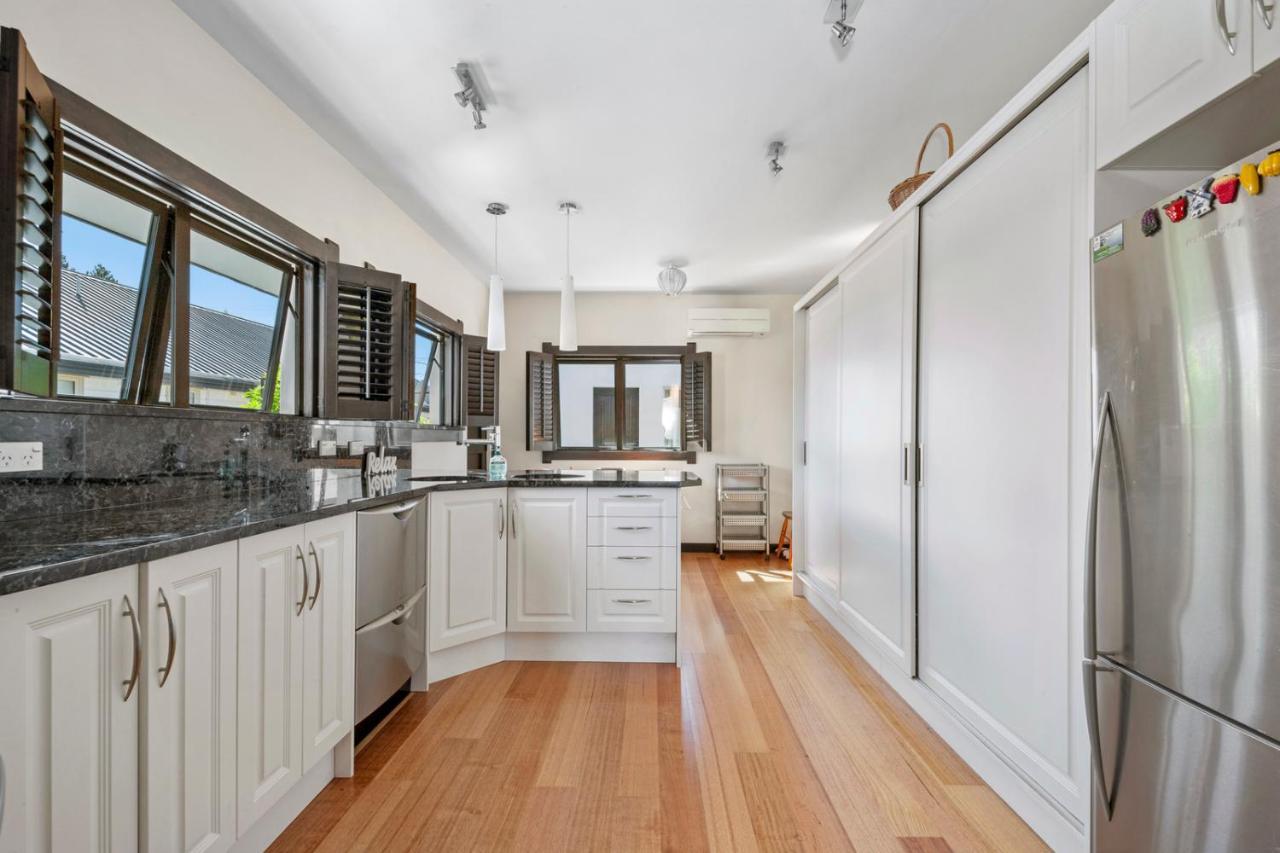Lakefront Villa - Waitahanui Holiday Home 외부 사진