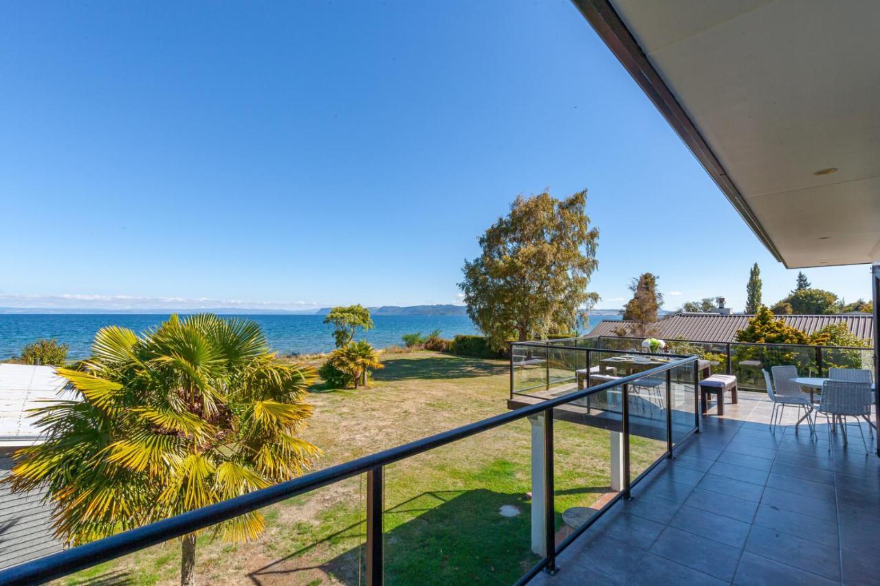 Lakefront Villa - Waitahanui Holiday Home 외부 사진