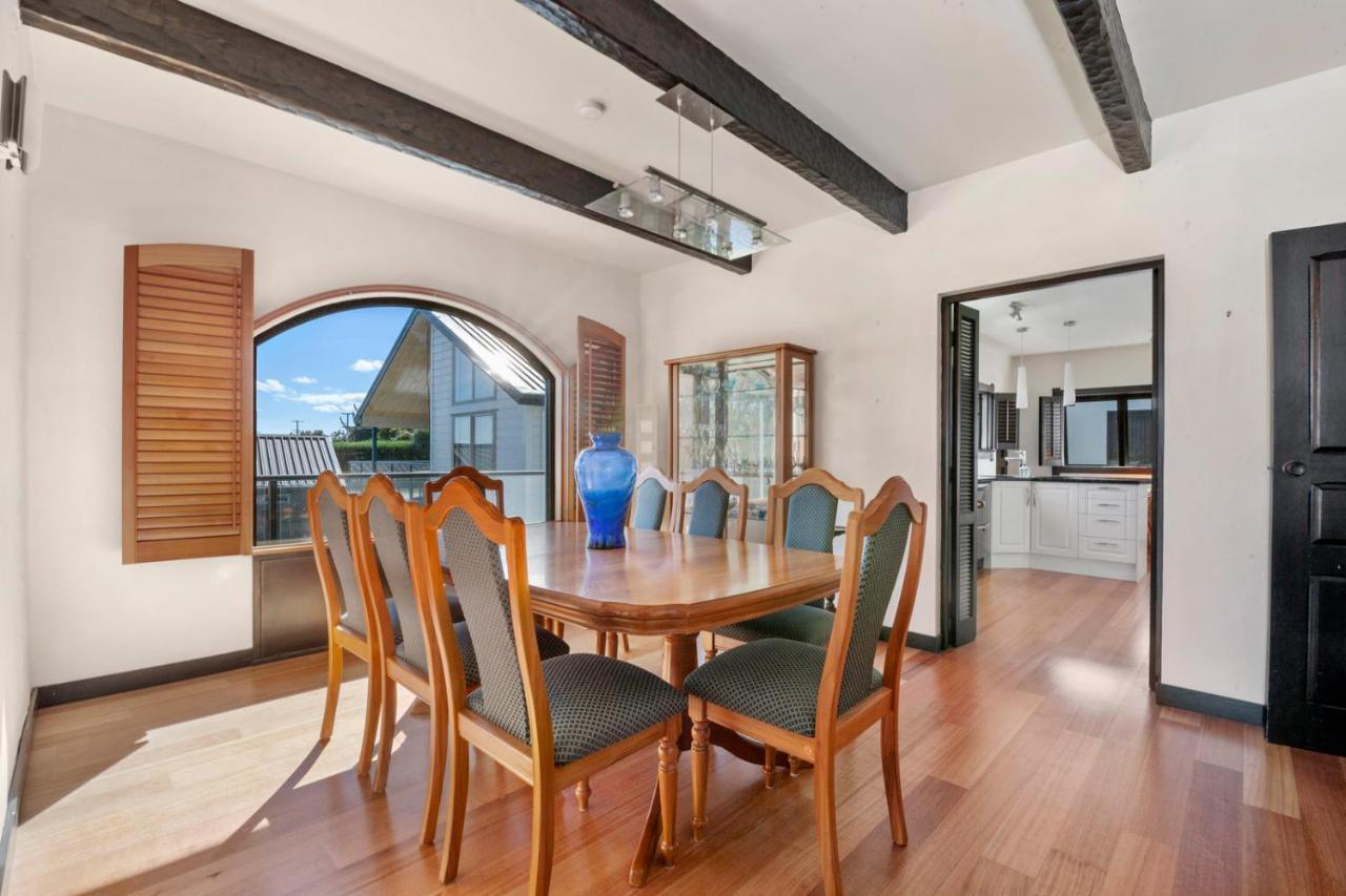 Lakefront Villa - Waitahanui Holiday Home 외부 사진