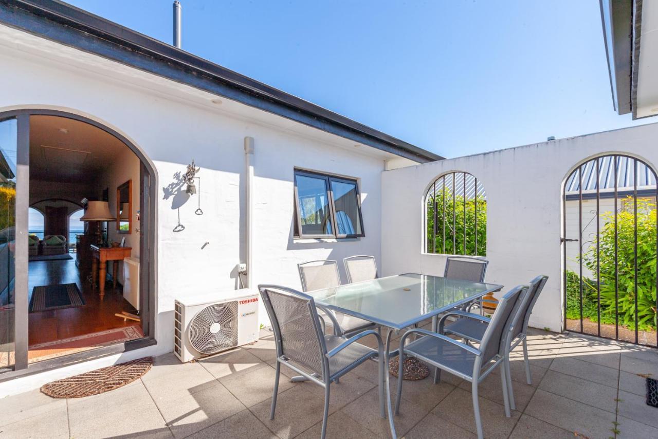 Lakefront Villa - Waitahanui Holiday Home 외부 사진