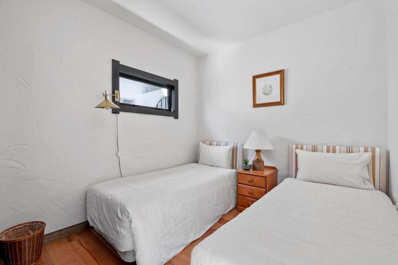 Lakefront Villa - Waitahanui Holiday Home 외부 사진